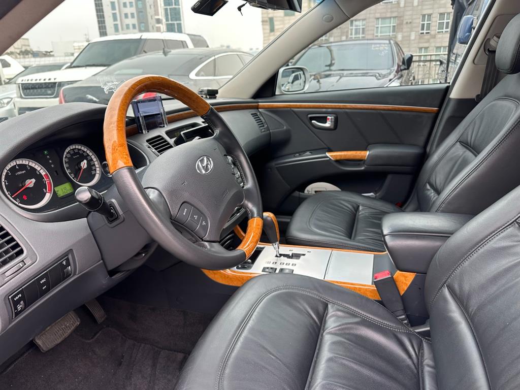 HYUNDAI Grandeur - Vista 7