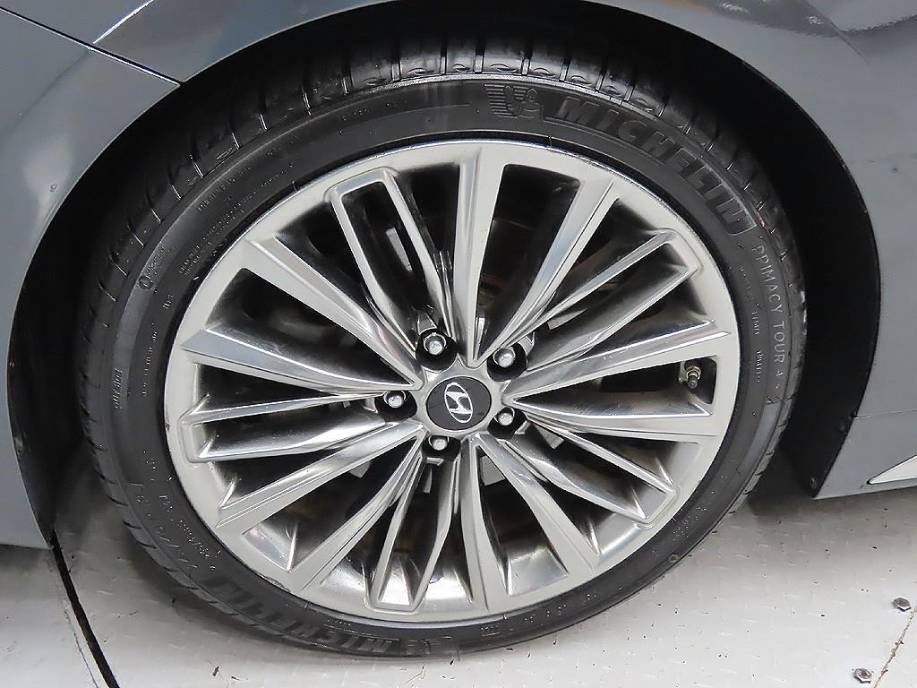 HYUNDAI Grandeur - Vista 9