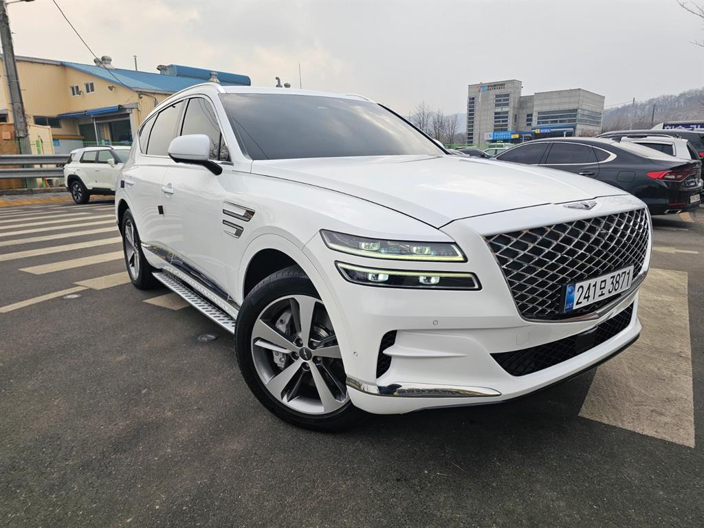 Genesis GV80 - Vista 8