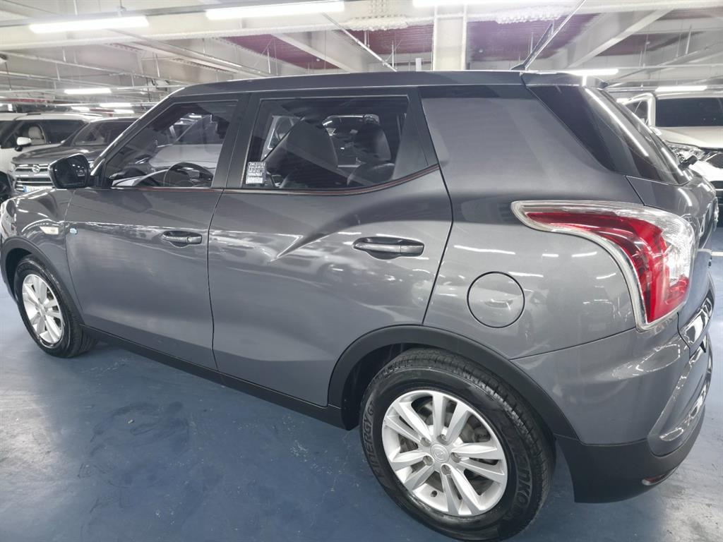 Ssangyong Tivoli - Vista 4