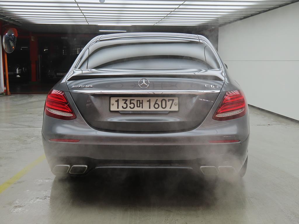 Mercedes Benz E class - Vista 3