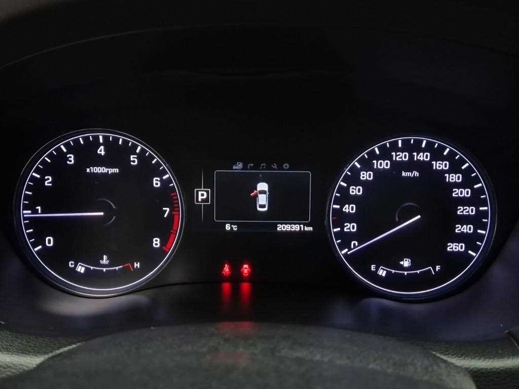 HYUNDAI Genesis - Vista 6