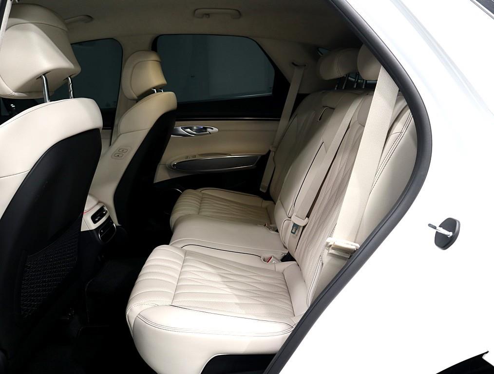 Genesis GV70 - Vista 10