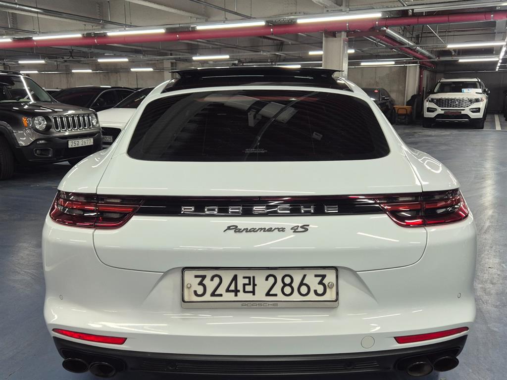 Porsche Panamera - Vista 4