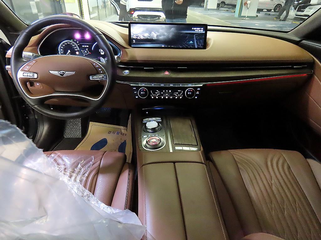 Genesis G80 - Vista 10