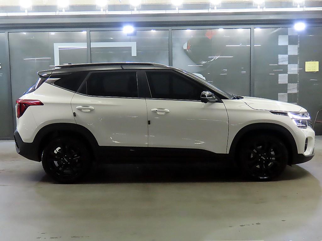 KIA Seltos - Vista 3