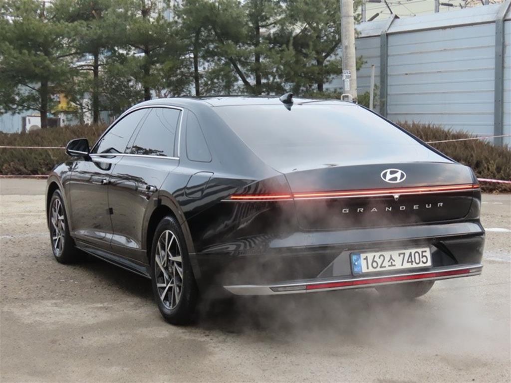 HYUNDAI Grandeur - Vista 5