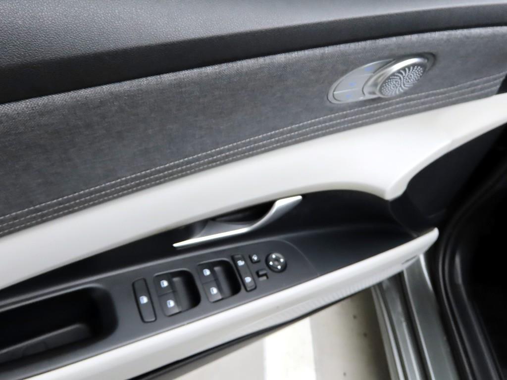 HYUNDAI Avante - Vista 11