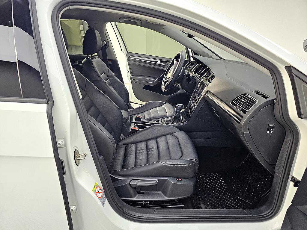 Volkswagen Golf - Vista 11