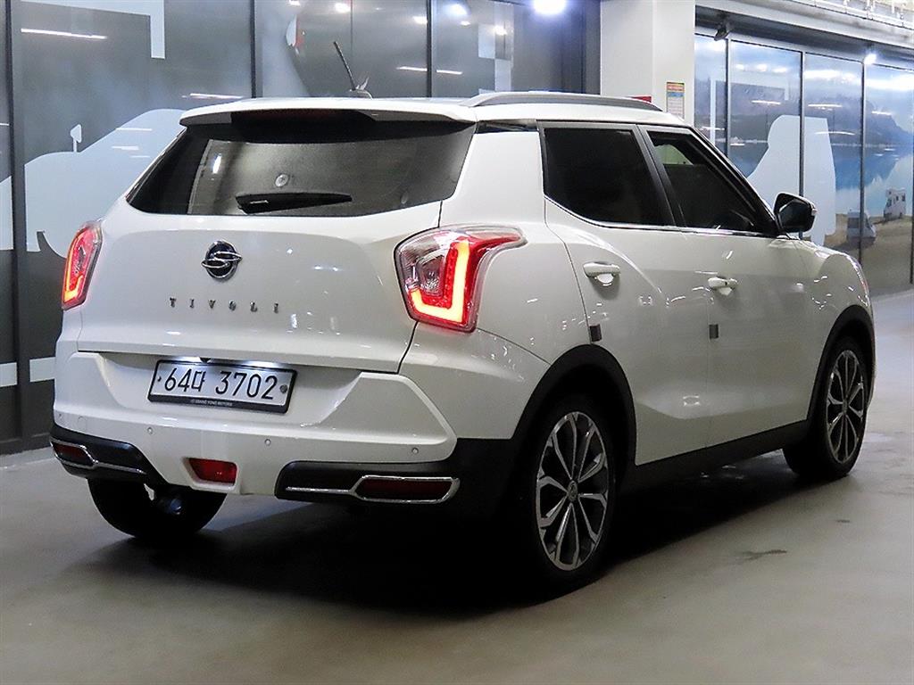 Ssangyong Tivoli - Vista 4