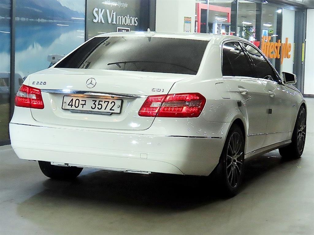 Mercedes Benz E class - Vista 4