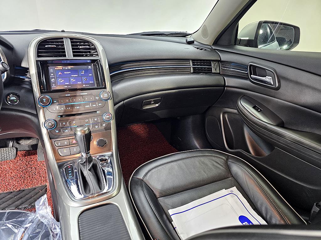 Chevrolet Malibu - Vista 10