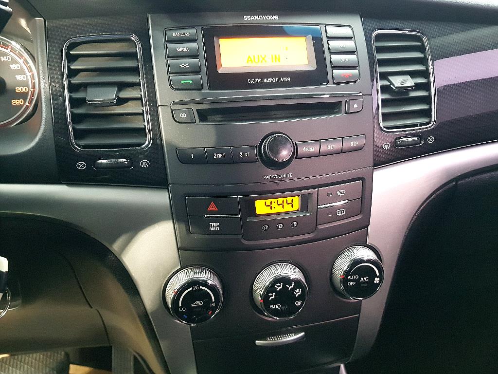 Ssangyong Korando 2013 Negro - Importación desde Corea - HF Imports Iquique - Foto 14