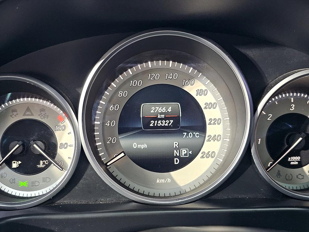 Mercedes Benz E class - Vista 7