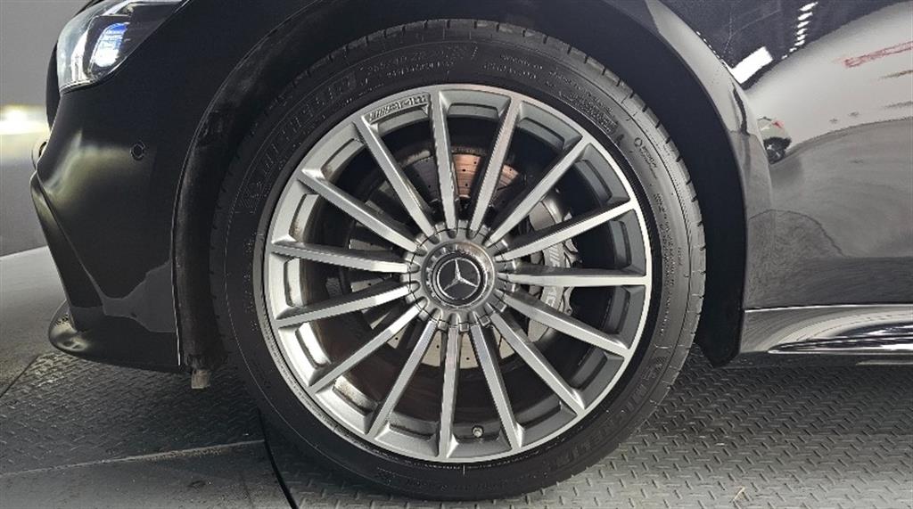 Mercedes Benz AMG GT - Vista 5