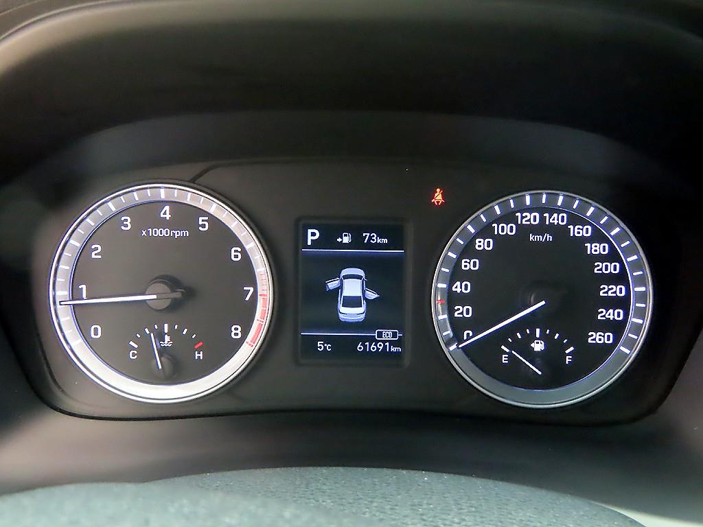 HYUNDAI Sonata - Vista 9