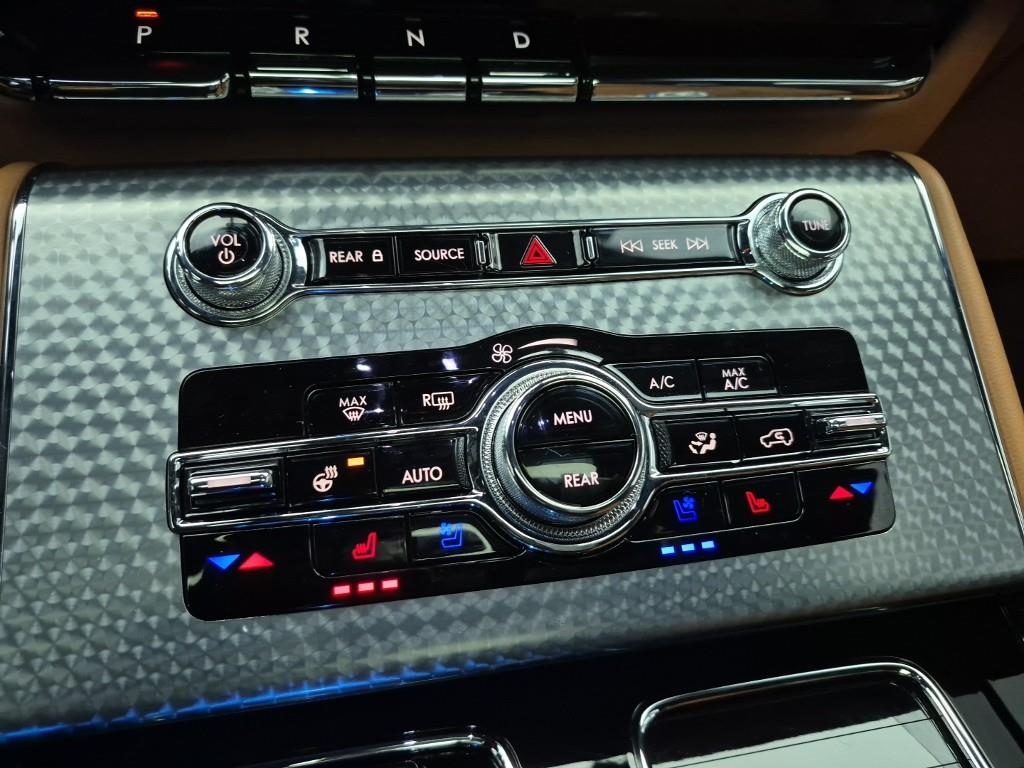 Lincoln Aviator - Vista 10