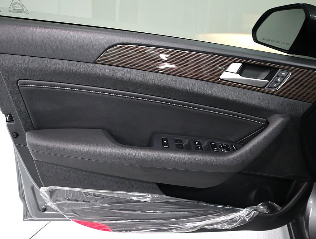 HYUNDAI Sonata - Vista 8