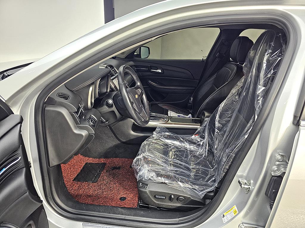 Chevrolet Malibu - Vista 8