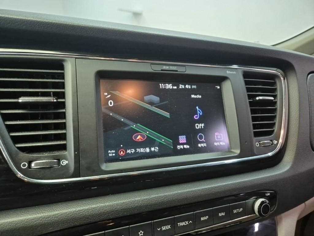 KIA Carnival 2019 Negro - Importación desde Corea - HF Imports Iquique - Foto 13