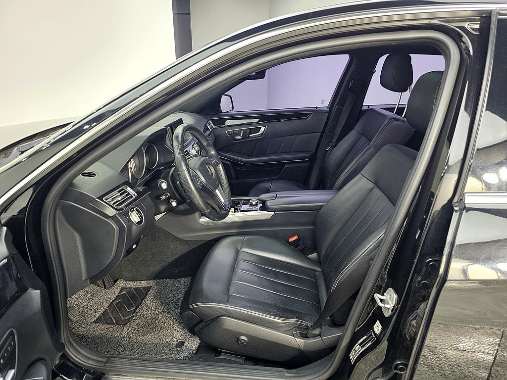 Mercedes Benz E class - Vista 8