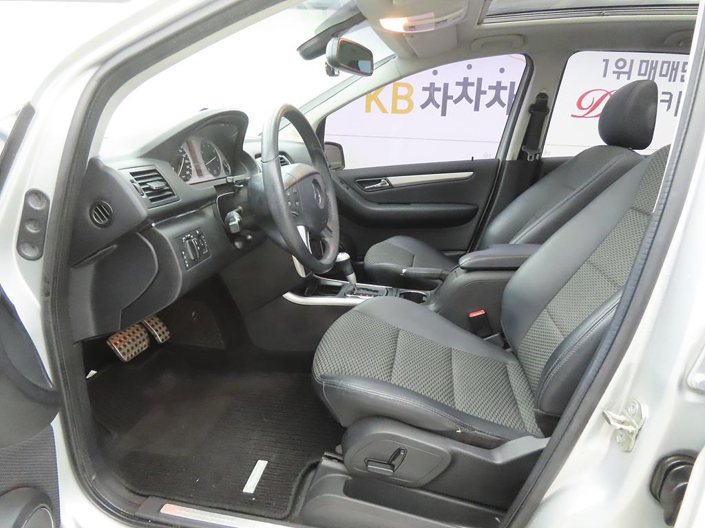 Mercedes Benz B Class (MY B) - Vista 5