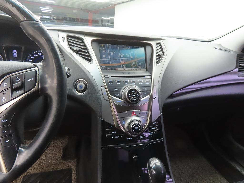 HYUNDAI Grandeur - Vista 10