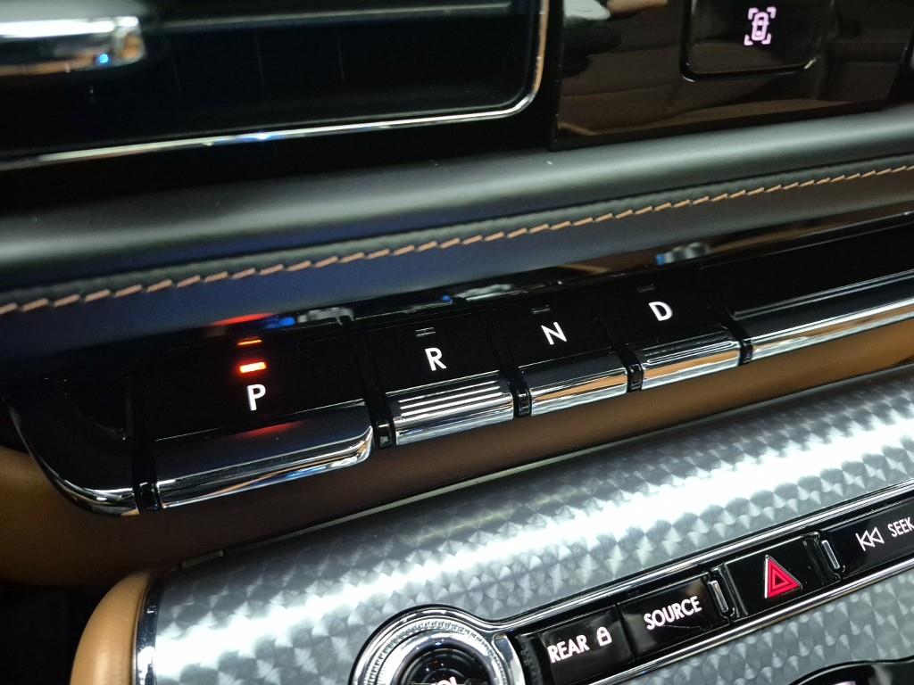 Lincoln Aviator - Vista 8