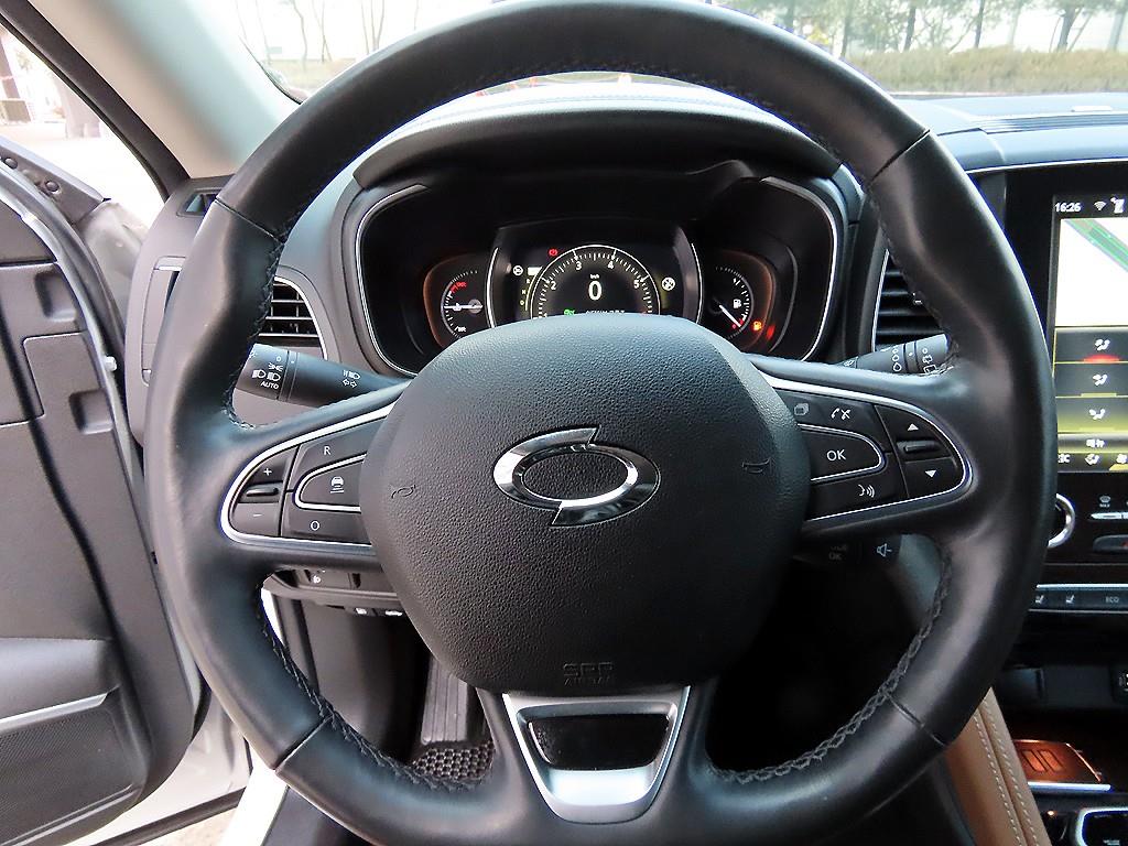 SAMSUNG QM6 - Vista 8