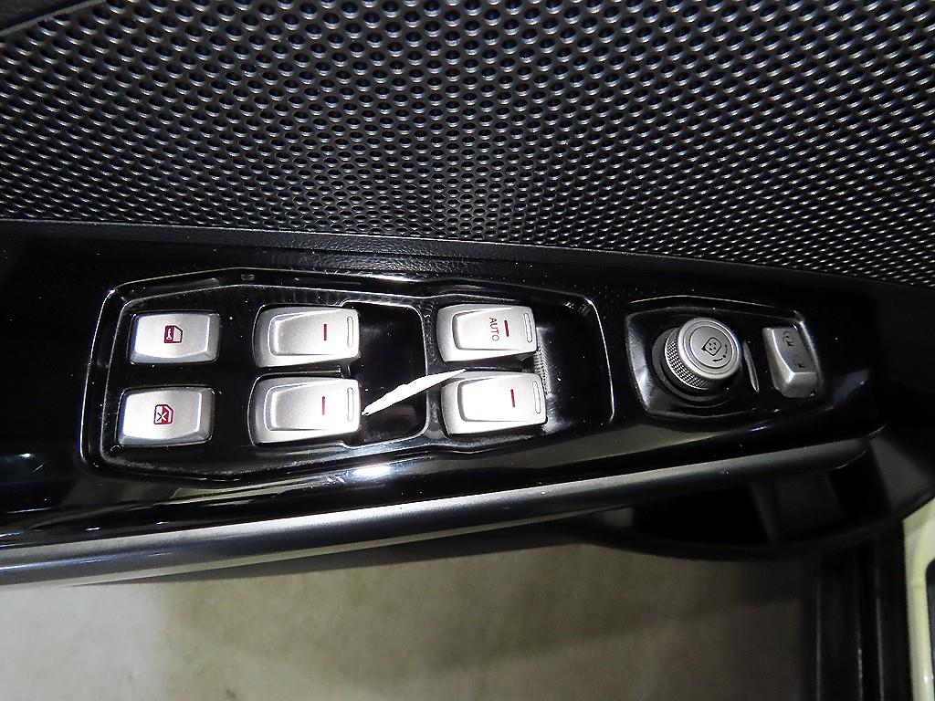 Ssangyong Tivoli 2019 Blanco - Importación desde Corea - HF Imports Iquique - Foto 13