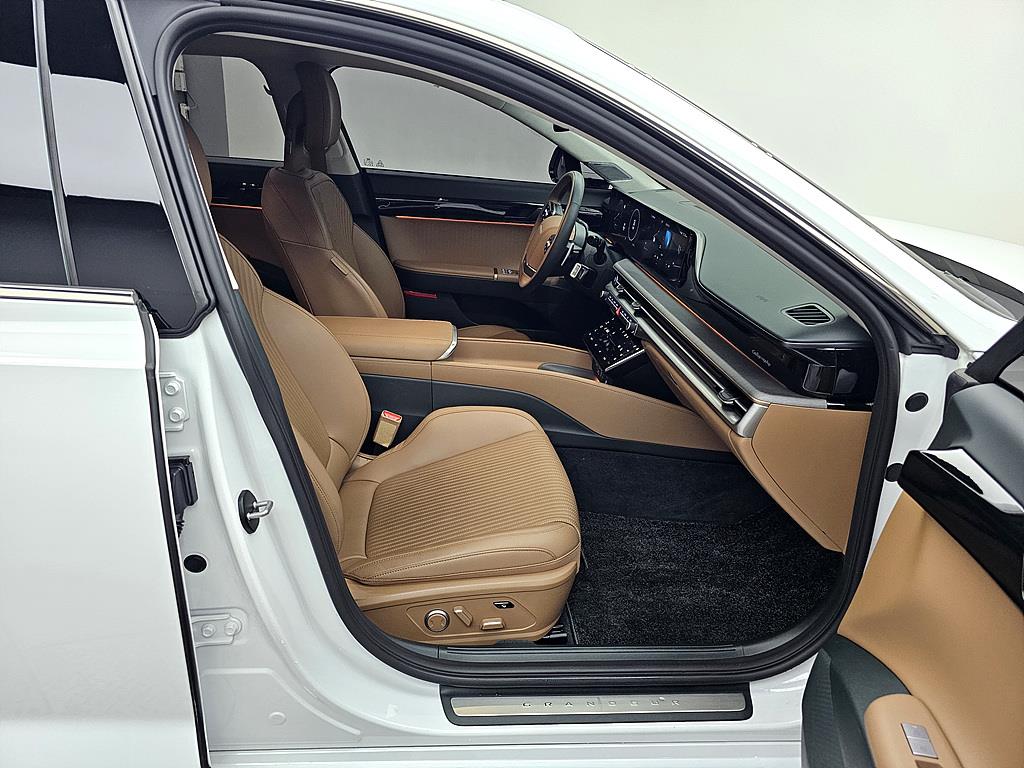 HYUNDAI Grandeur - Vista 11