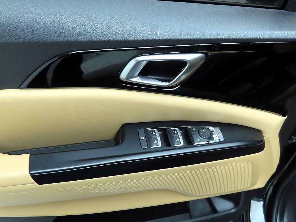 KIA Carnival - Vista 11