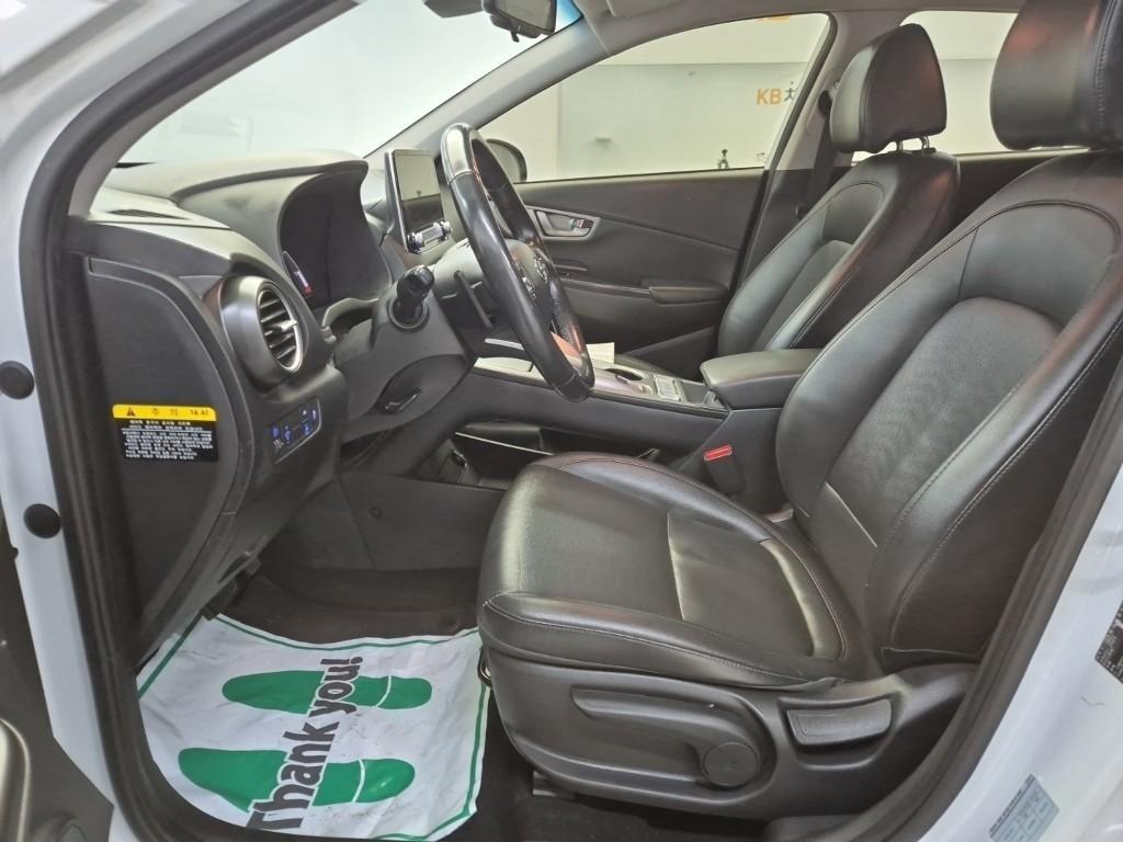 HYUNDAI Kona - Vista 11