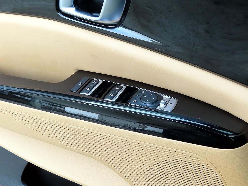 KIA Carnival - Vista 11