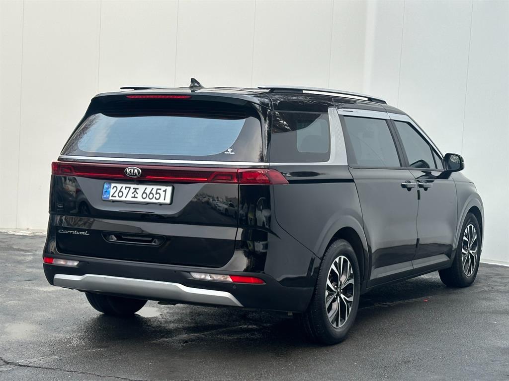 KIA Carnival - Vista 4