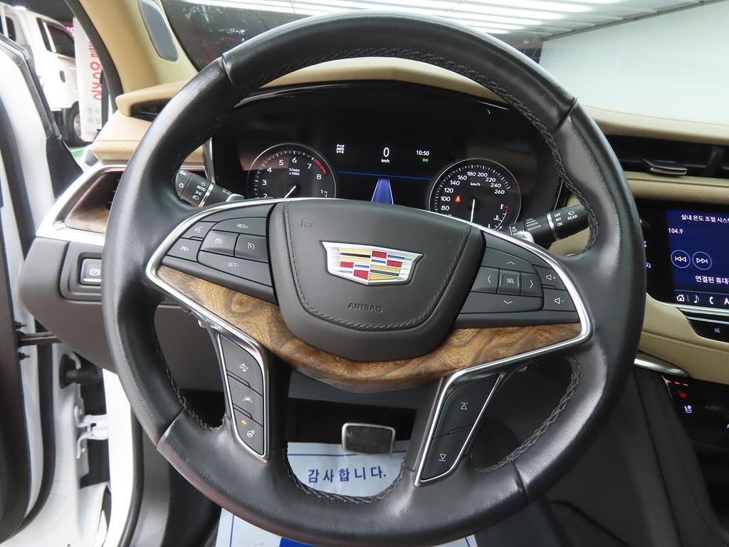 Cadillac XT5 - Vista 8