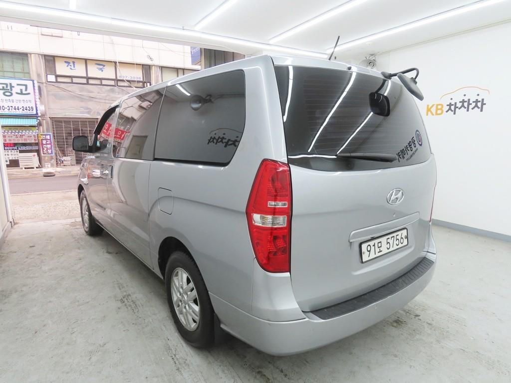 HYUNDAI Starex - Vista 4