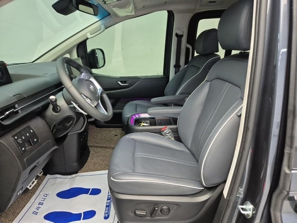 HYUNDAI Staria - Vista 11