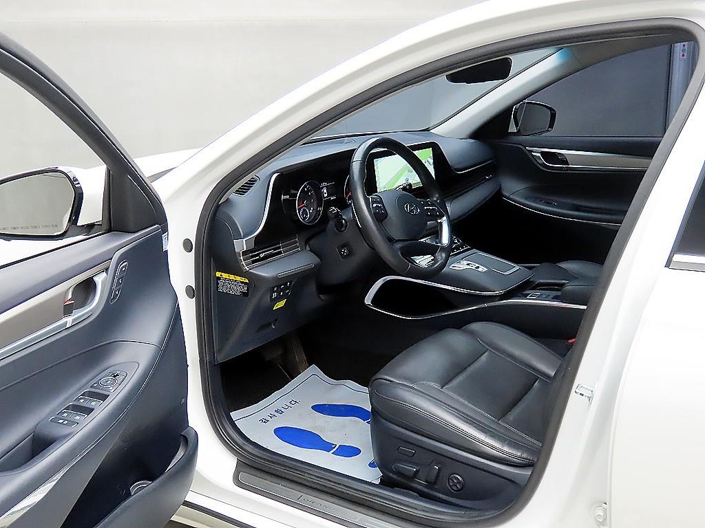 HYUNDAI Grandeur - Vista 5