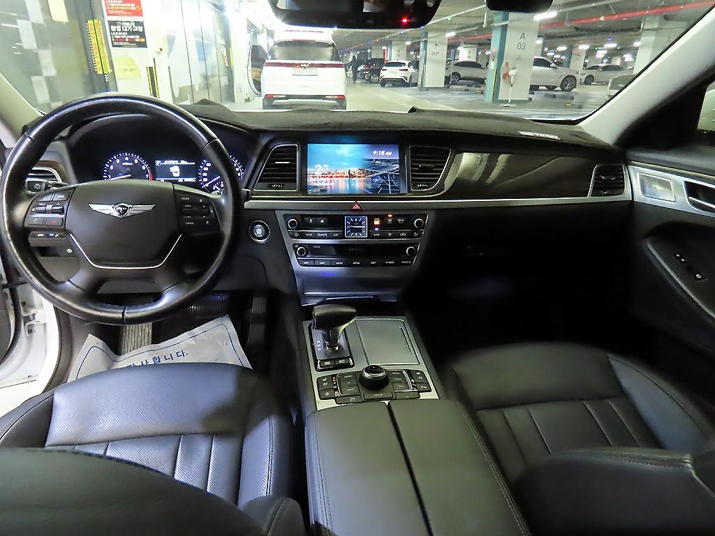 Genesis G80 - Vista 10