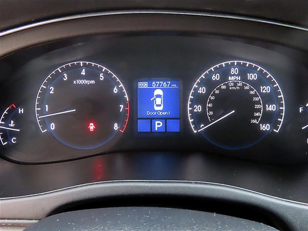 HYUNDAI Genesis - Vista 9