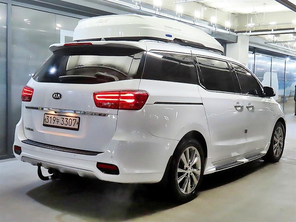 KIA Carnival - Vista 4