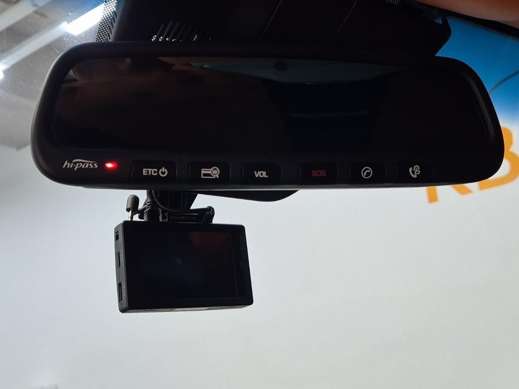 HYUNDAI Maxcruz - Vista 9