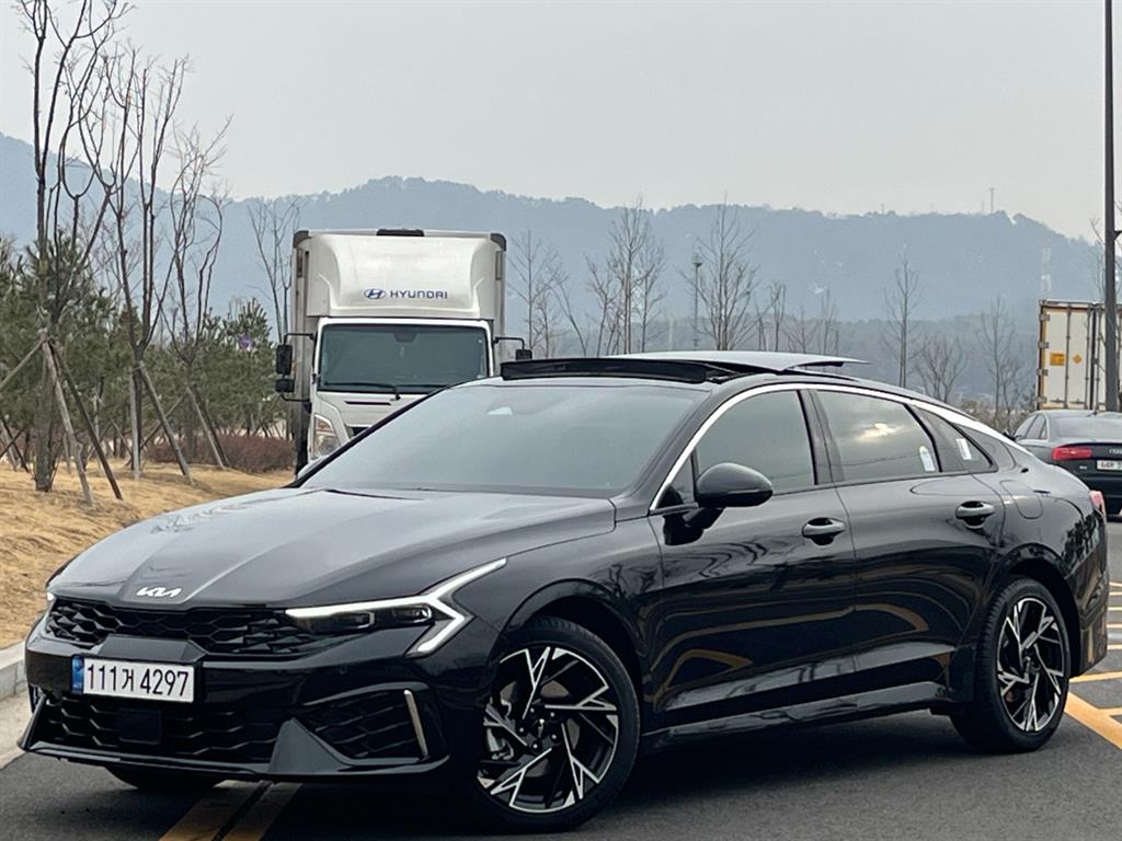 KIA K5 2026 Negro - Importación desde Corea - HF Imports Iquique - Foto 1