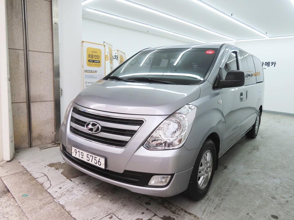 HYUNDAI Starex - Vista 2