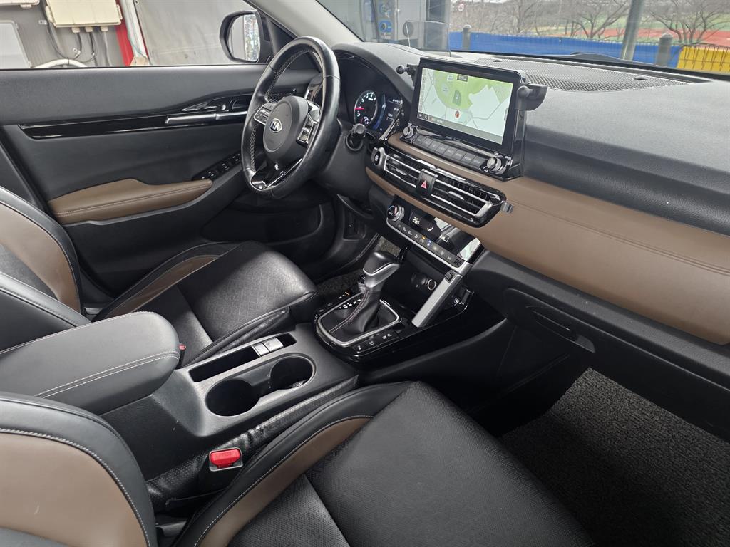 KIA Seltos 2022 Negro - Importación desde Corea - HF Imports Iquique - Foto 19