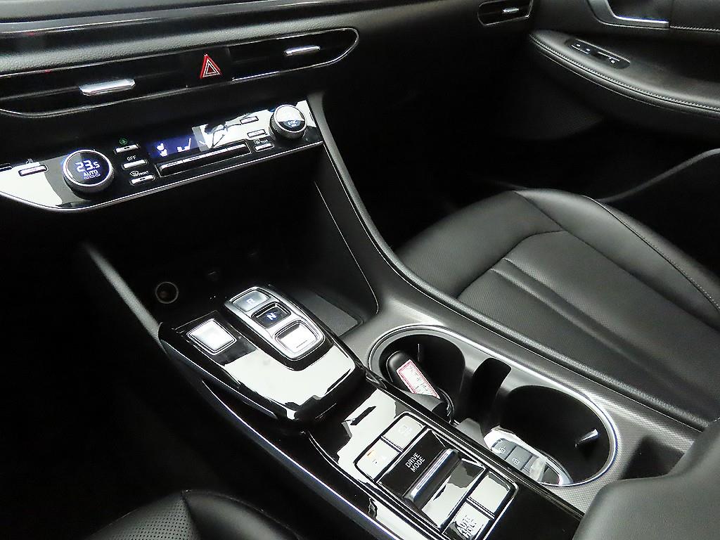 HYUNDAI Sonata - Vista 10