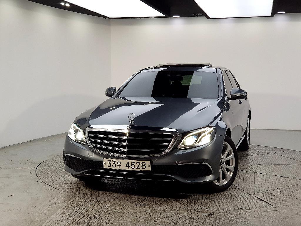 Mercedes Benz E class - Vista 2