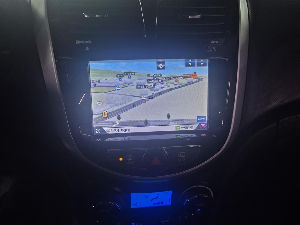 HYUNDAI Accent - Vista 10