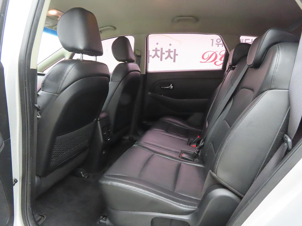 KIA Carens - Vista 6